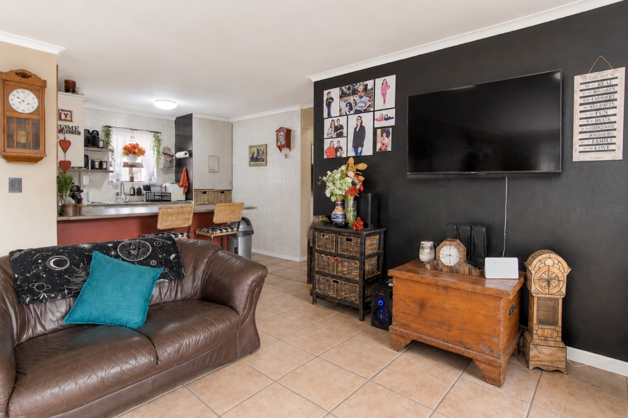 2 Bedroom Property for Sale in Sea Breeze Western Cape
